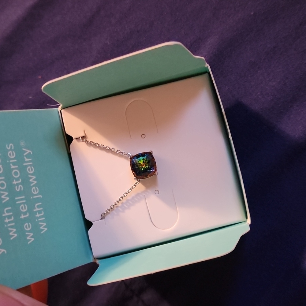 Origami Owl Vitrial Medium Earring and Necklace set